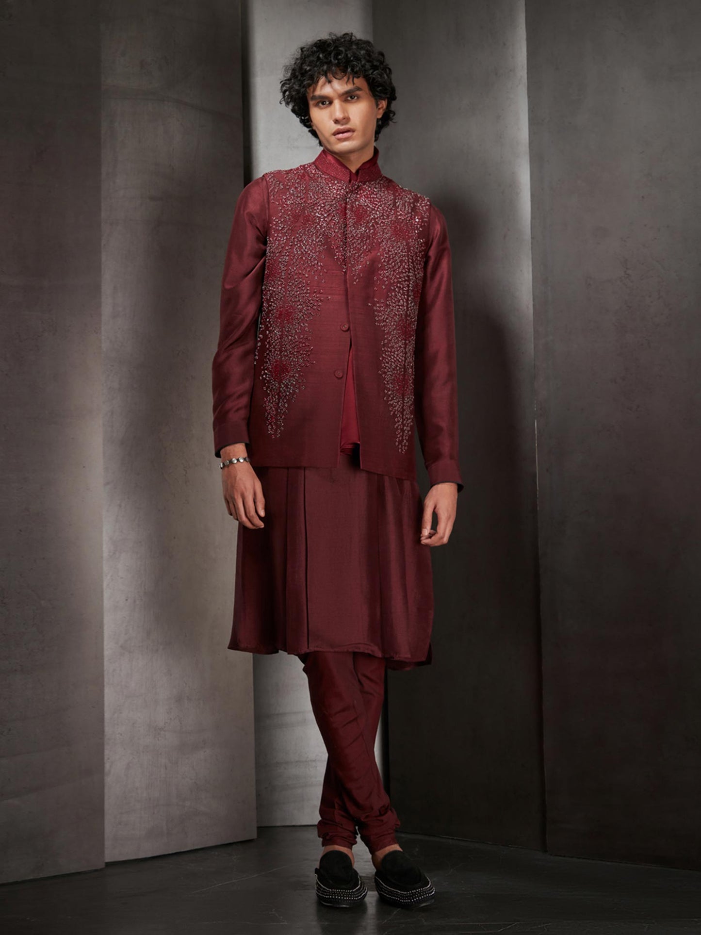 Deep Red Falling Stars Embroidery Bundi Set