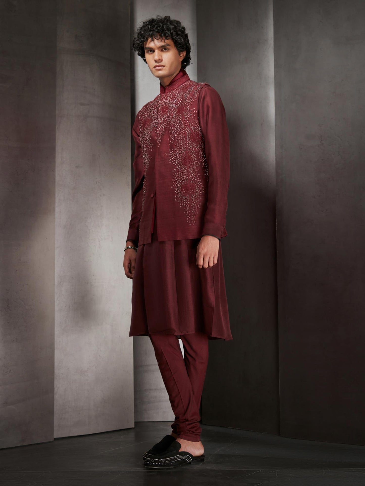 Deep Red Falling Stars Embroidery Bundi Set