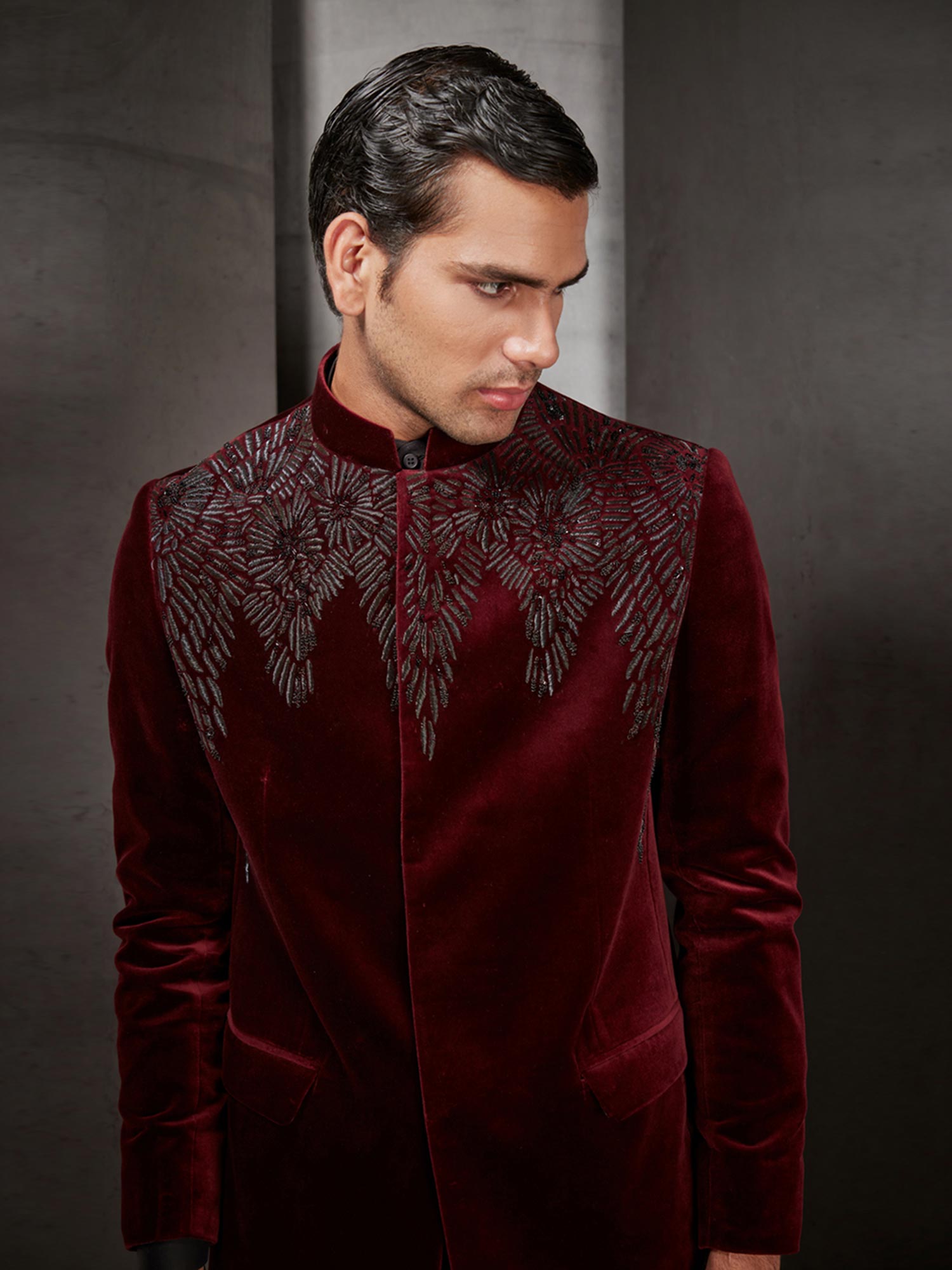 Maroon hot sale velvet bandhgala